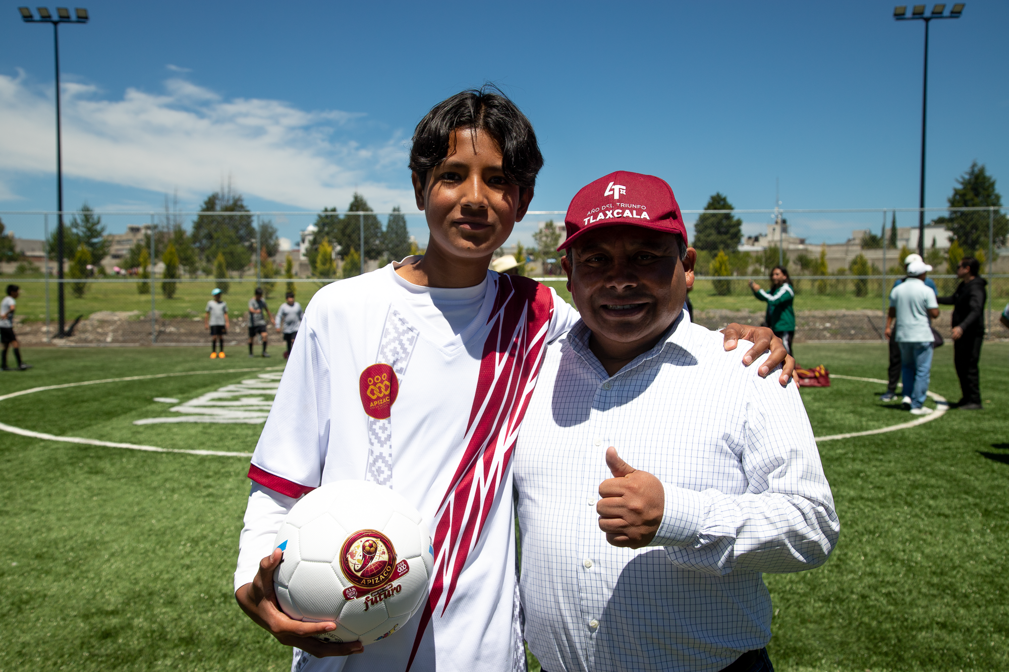 INAUGURAN DOS CANCHAS DE FÚTBOL EN EL PARQUE ANDÉN DE APIZACO COMO PARTE DEL PROGRAMA FEDERAL "MUNDIAL SOCIAL"