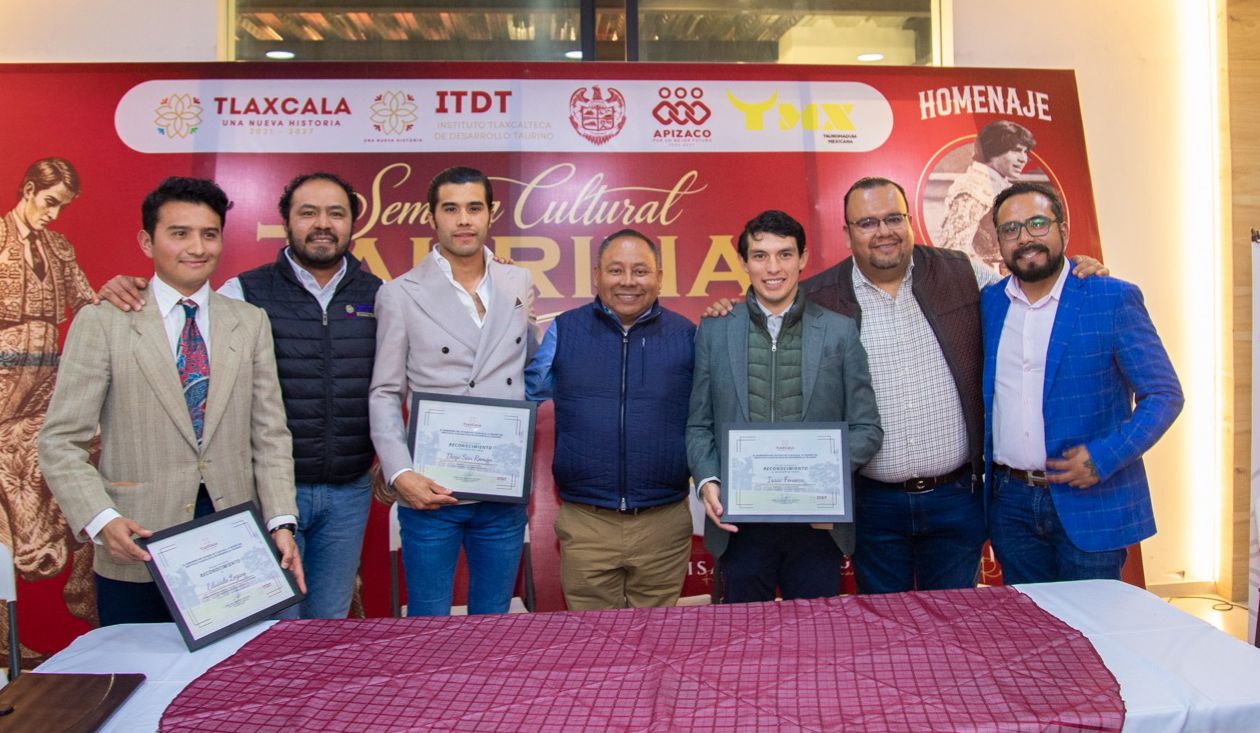 APIZACO FORTALECE SU TRADICIÓN TAURINA CON RUEDA DE PRENSA Y FIRMA DE AUTÓGRAFOS DE ISAAC FONSECA Y DIEGO SAN ROMÁN