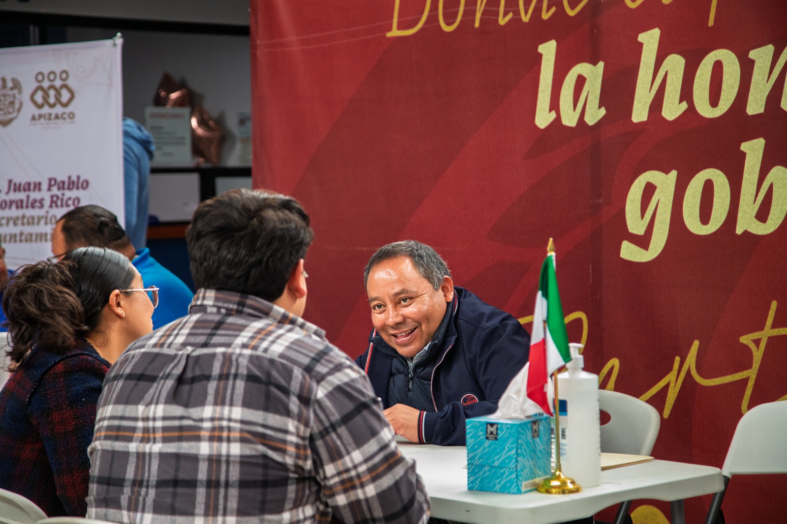 A TRAVÉS DEL “MARTES CIUDADANO”, JAVIER RIVERA ENTIERRA LA BUROCRACIA DE ESCRITORIO Y CONSOLIDA UNA ATENCIÓN DE CALIDAD EN APIZACO
