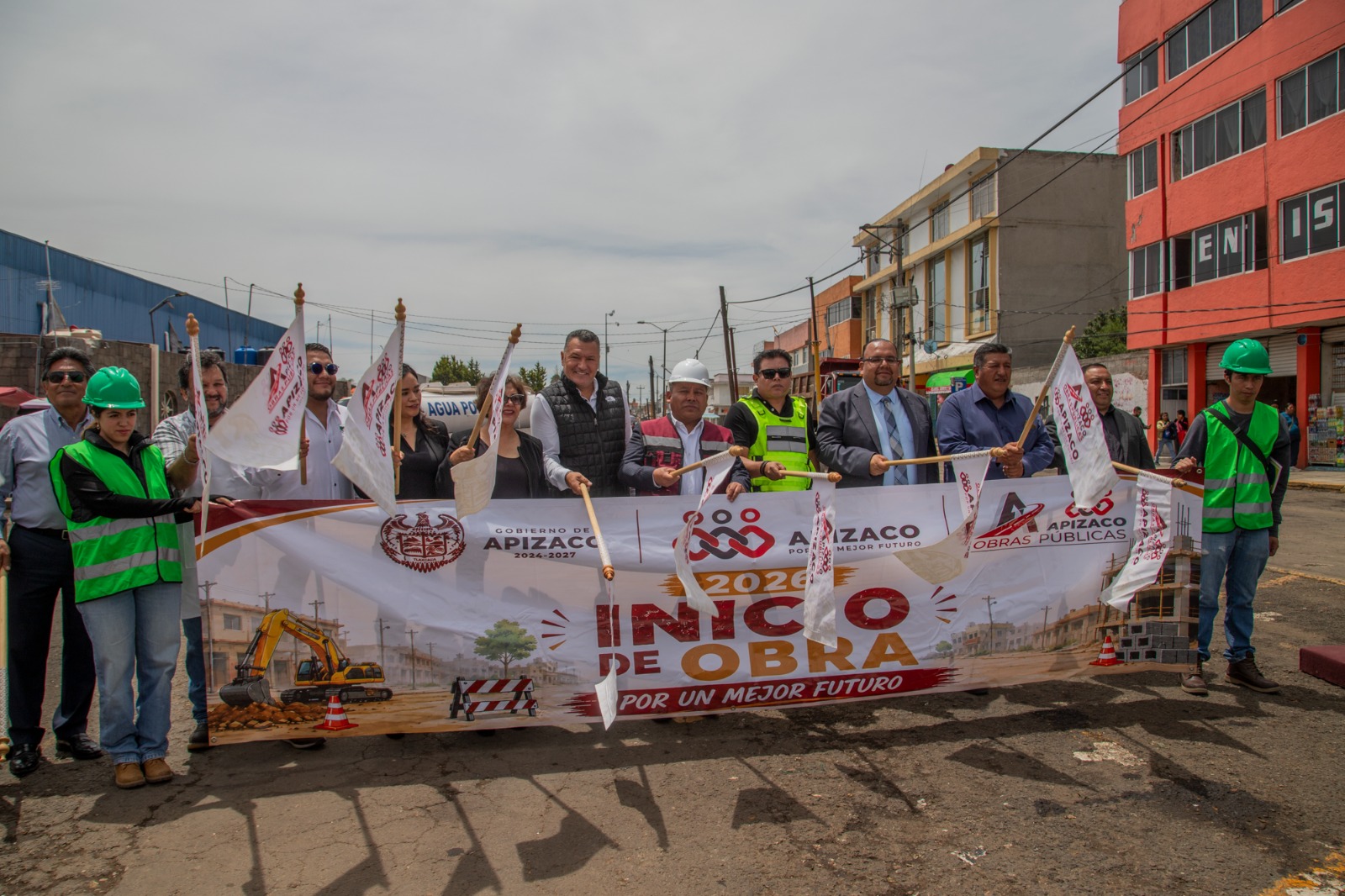 INICIA APIZACO REHABILITACIÓN DE LA CALLE BARBERÁN Y COLLAR Y EXPLANADA DEL MERCADO 12 DE MAYO